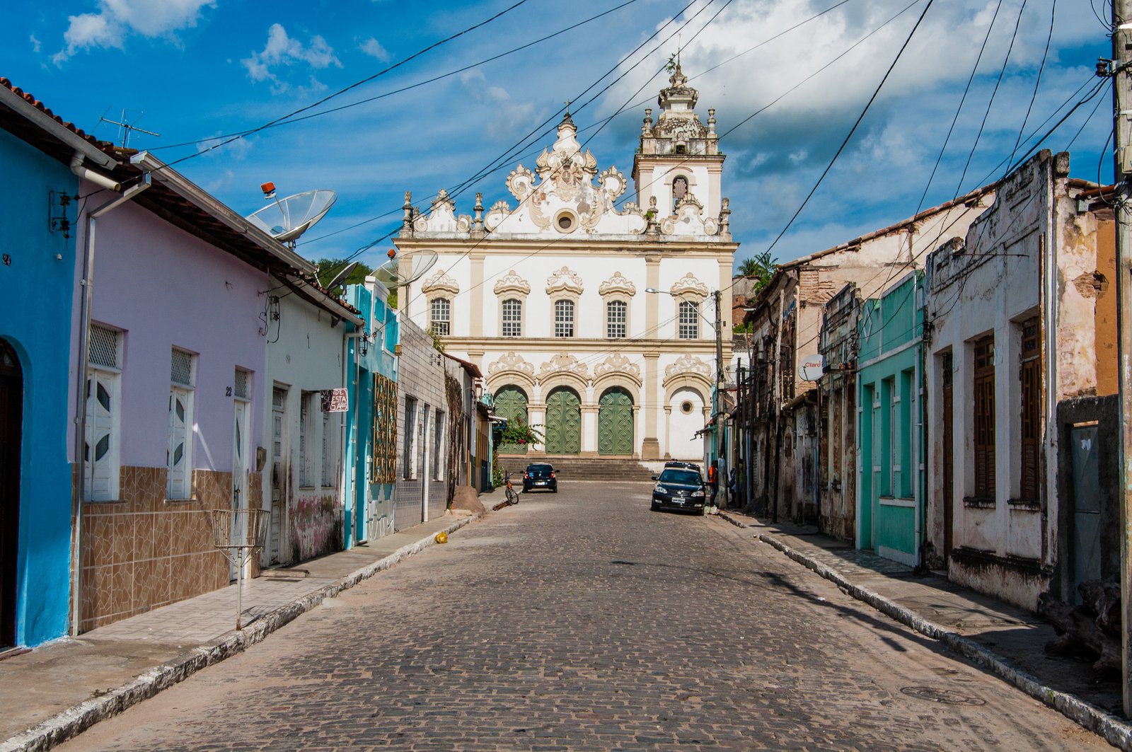 https://www.bahiaencantadatour.com.br/services/uploads/_original/reconcavo-baiano-passeio-pelo-berco-do-afroturismo-687349.jpg