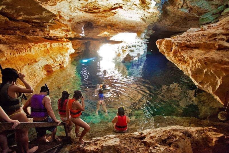 https://www.bahiaencantadatour.com.br/services/uploads/_original/transfer-chapada-diamantina-826534.jpg
