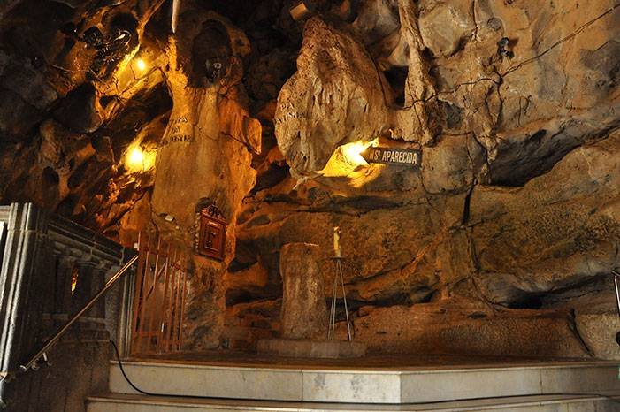 https://www.bahiaencantadatour.com.br/services/uploads/_original/transfer-chapada-diamantina-967805.jpg
